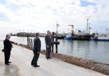 President Ilham Aliyev examines construction progress in 2-4 km section of Baku-Alat highway (PHOTO)